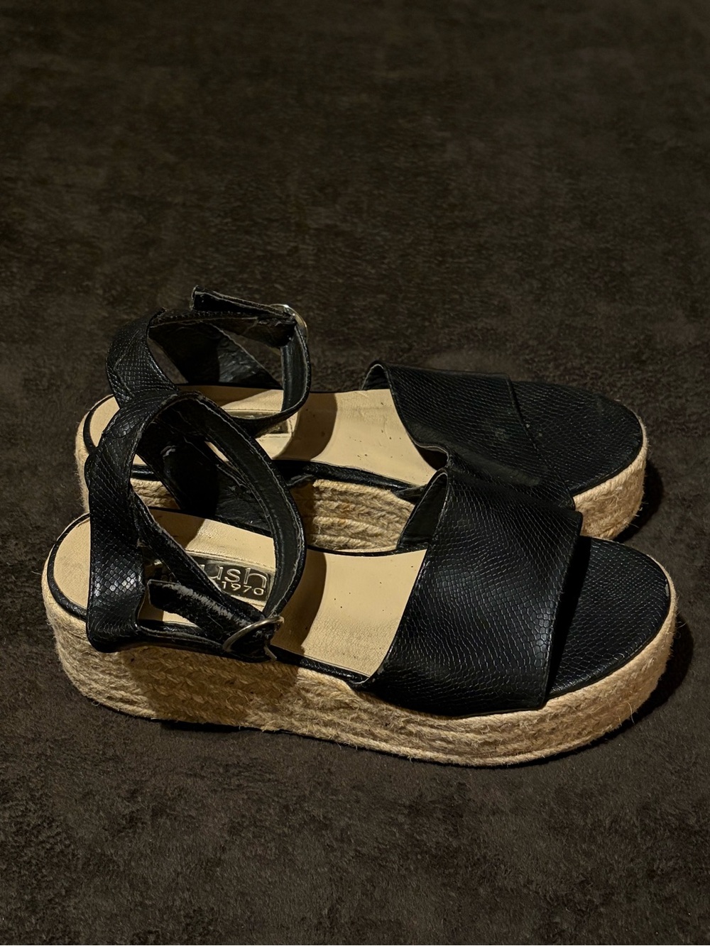 Krush Platform Sandals - Picture 6 of 10